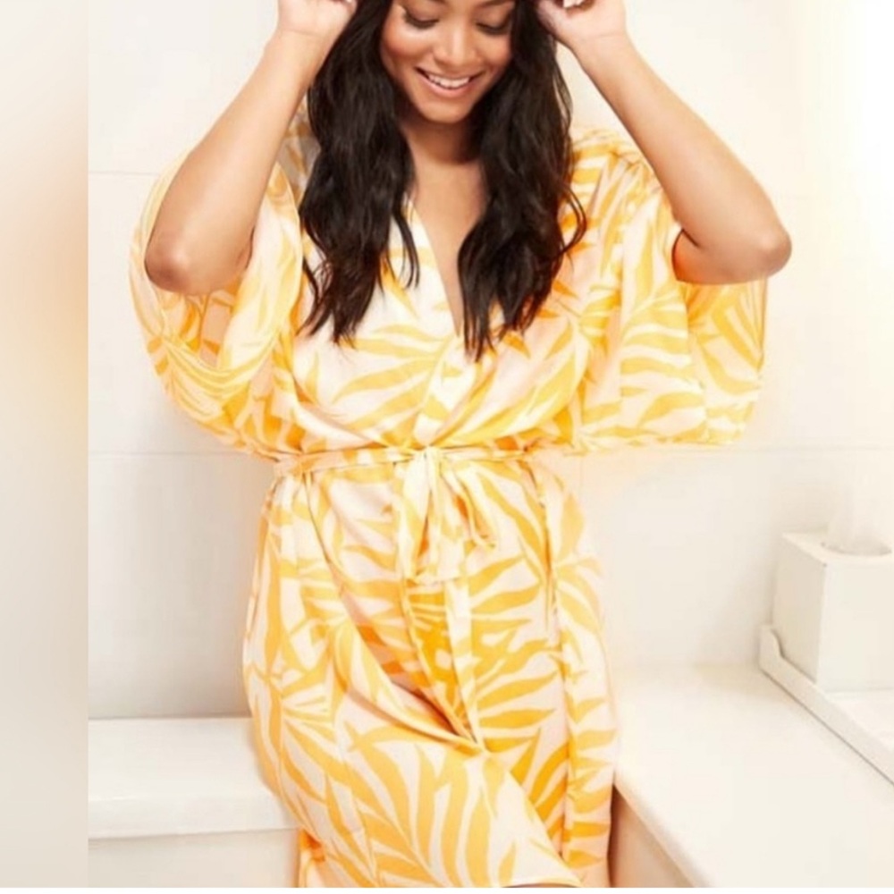 Maison Du Soir Magnolia Kimono Robe